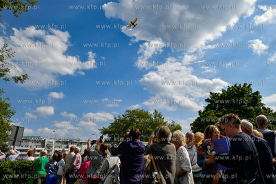 Zaspa, ul. Pilotów 3. 50. urodziny osiedla Zaspa....