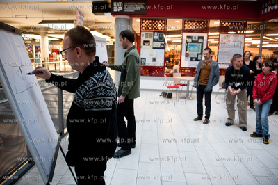 Otwarcie Biblioteki Manhattan w CH Manhattan.
Nz Bitwy...