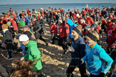 Gdansk. Plaza w Brzeznie. Gdansk Biega 2012. Wsrod...