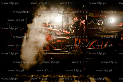 Gdansk. Dworzec Glowny PKP. Turystyczny pociag niemiecki...