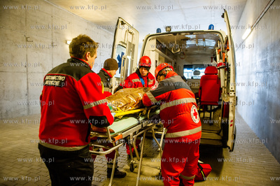 Gdansk. Stadion PGE Arena. Cwiczenia grup ratownikow...