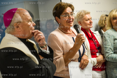 Gdansk. Szpital im. M. Kopernika. Urocyzstosc otwarcia...
