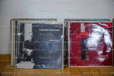 Gdansk. Kawiarnia Fusy i Mietusy. Tysiace Winyli na...