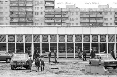 Supersam na ul. Pilotow na osiedlu Gdansk Zaspa. 30.09.1980...