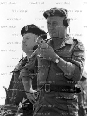 Desant morski jednostki Niebieskich Beretow na plazy...