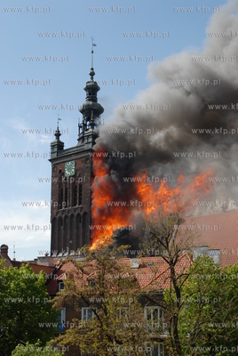 Pozar zabytkowego kosciola sw Katarzyny w Gdansku.
22.05.2006
Fot....