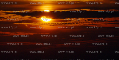 Wschod slanca w Rumi10.10.2006Fot. Andrzej J. Gojke/KFP