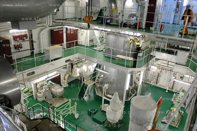 Stocznia Gdynia SA w Gdyni. Kontenerowiec Charlotte...