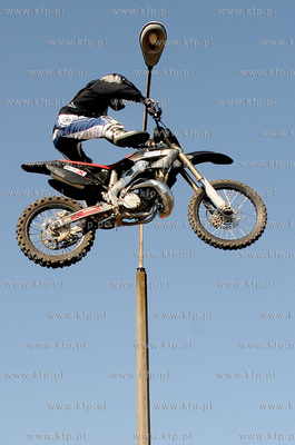 Mlode Miasto w Gdansku. Pokazy Freestyle Motocross...