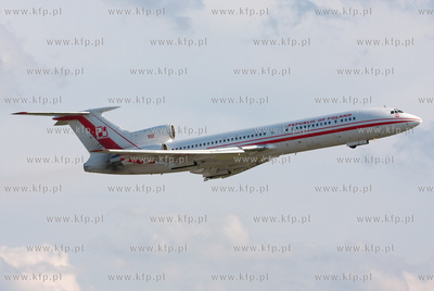 Samolot rzadowy Tu-154M z prezydentem Lechem Kaczynskim...