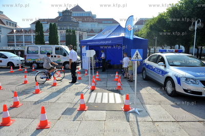 Sopot. Molo. ABC Bezpieczenstwa - Piknik Motoryzacyjny....