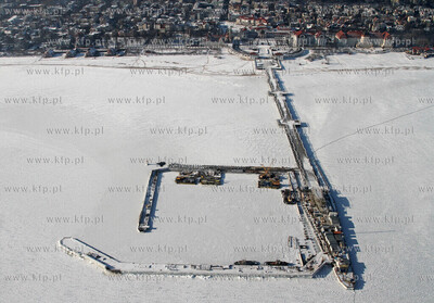 Zdjecia lotnicze zamarznietej Zatoki Gdanskiej. Nz....