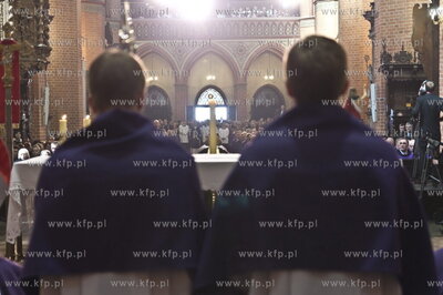 Bazylika katedralna w Pelplinie. Uroczystości pogrzebowe...