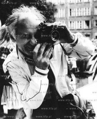 Fotoreporter Zbigniew Kosycarz na Dlugiem Targu w Gdansku....