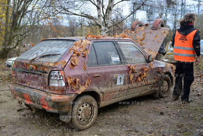 ZYWE TRUPY GRASOWAŁY W KOLIBKACH. Kolejna 14. juz...
