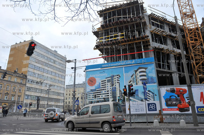Budowa apartamentowca Transatlantyk na placu Kaszubskim...