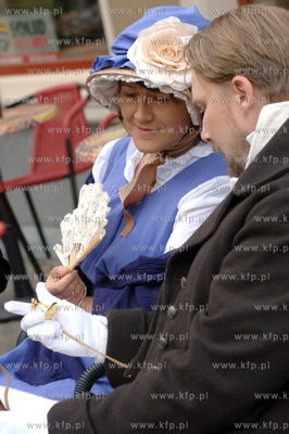 Na ulicach Glownego Miasta w Gdansku pojawila sie grupka...