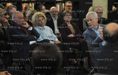 Arena Idei debata w bibliotece Europejskiego Centrum...