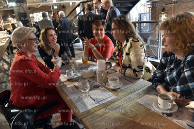 Otwarcie restauracji i browaru PG4 w Central Hotel...