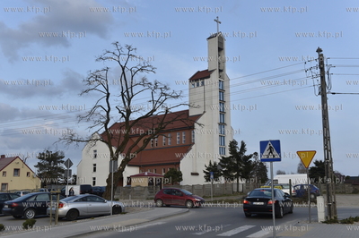 Chwaszczyno, gmina Żukowo na Kaszubach. Nowy kościół....