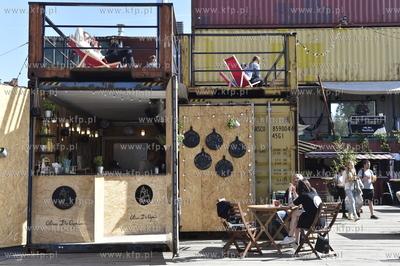 Teren byłej Stoczni Gdańskiej. 100cznia to kulturalno-gastronomiczne...