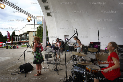 Gdynia. Plac Grunwaldzki.  Nail Quartet w ramach Ladies...