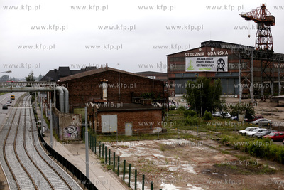 Stocznia Gdanska. Aktywisci Greenpeace rozwiesili na...