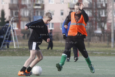 Gdansk Zaspa. Pilkarski turniej dzikich druzyn Do przerwy...