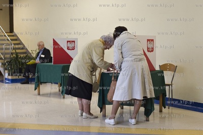 Wybory prezydenckie 2015.   Obwodowa Komisja Wyborcza...