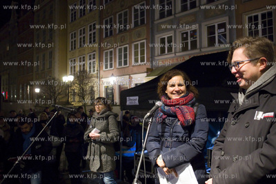 Długi Targ w Gdańsku. Protest środowisk opozycyjnych...
