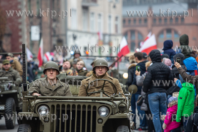 Gdańsk. Parada  na 100-lecie odzyskania niepodległości....