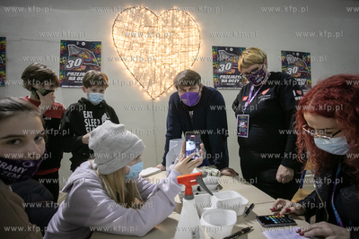 Liczenie pieniędzy w sztabie orkiestrowym w Zespóle...