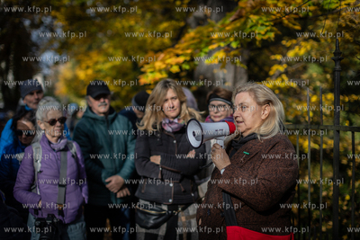 Mieszkańcy kurortu spacerowali w niedzielę z przewodniczką...