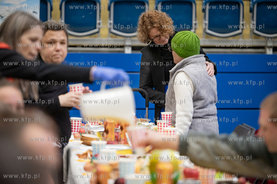 Hala 100-lecia Sopotu. Wielkanocne śniadanie dla potrzebujących....