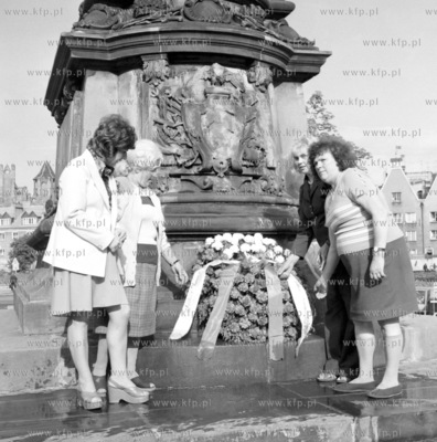 Bez fanfar i rozglosu gdanskie kwiaciarki w dniu imienin...
