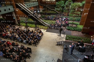 Gdańsk, Europejskie Centrum Solidarności. Wieczór...
