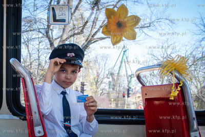 Gdańsk. Specjalny Tramwaj Tramwaj typu 105N w trasie...