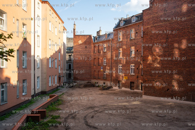 Rewitalizaja Biskupiej Górki. Nz. Budynki przy ulicy...