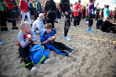 Gdansk. Plaza w Brzeznie. Gdansk Biega 2011.
Na start...