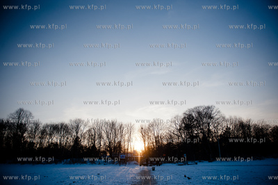 Gdansk. Zimowe morzne popoludnie na plazy w Jelitkowie.
27.01.2012
fot....