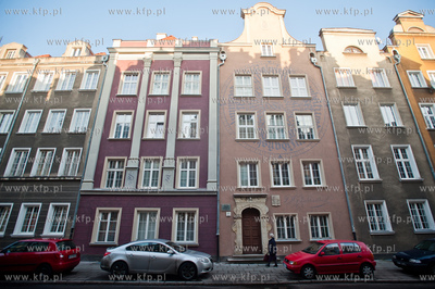 Gdansk. Odremontowane, nowo pomalowane kamieniczki...