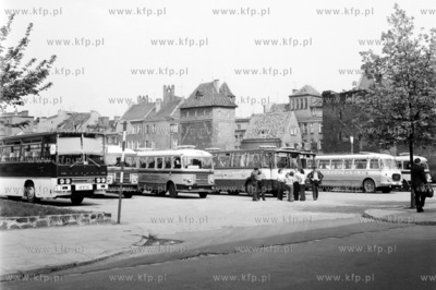 Parking dla autobusow turystycznych na Alei Leningradzkiej,...