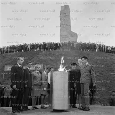 Odsłonięcie Pomnika Obrońców Wybrzeża na Westerplatte...