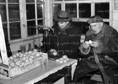 Punkt kontroli cytrusów w Gdyni. ( lata60 )
1965
0005945z_gdynia
Fot....