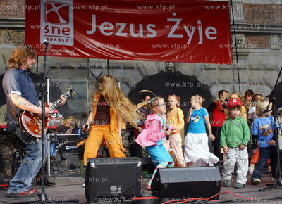 Koncert zespolu Arka Noego na Dlugim Targu w Gdansku,...