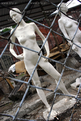 Prace studentow Wydzialu Rzezby Akademii Sztuk Pieknych...