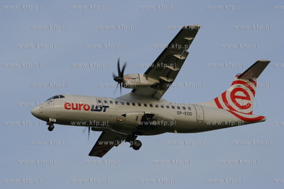 Gdansk , Rebiechowo Nz.Ladujacy ATR linii Eurolot.
15.01.2007
fot....