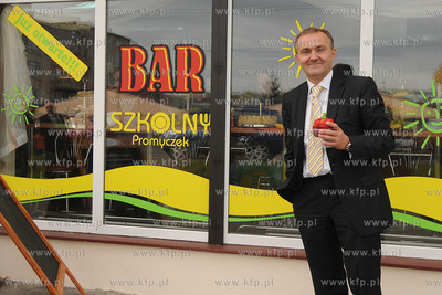 Bar mleczny, ktory prowadza osoby niepelnosprawne dziala...