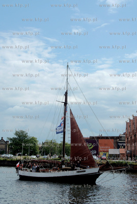 Gdansk. Baltic Sail. Parada jachtow po Motlawie.
Nz....
