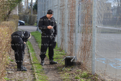 Gdynia. Kradziez skarbony z pieniedzmi z kosciola sw....